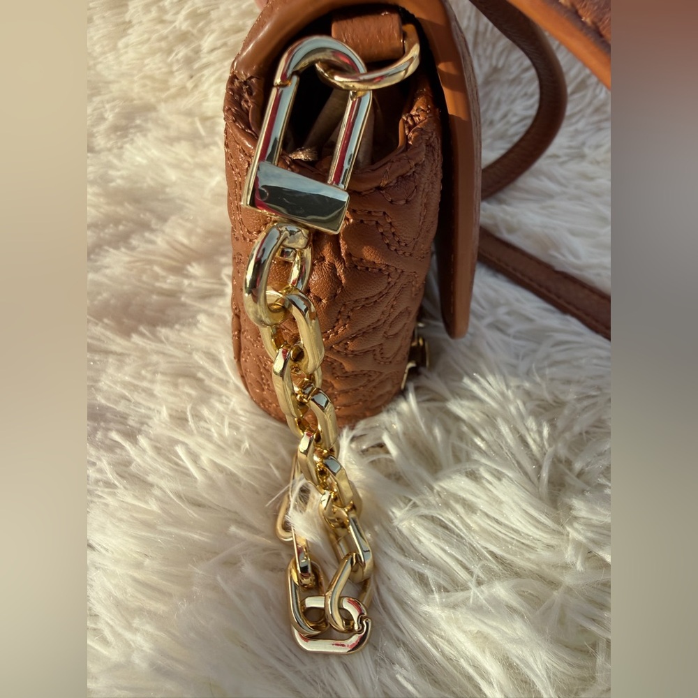 Tory Burch Signature Crossbody Bag - Picture 4 of 12
